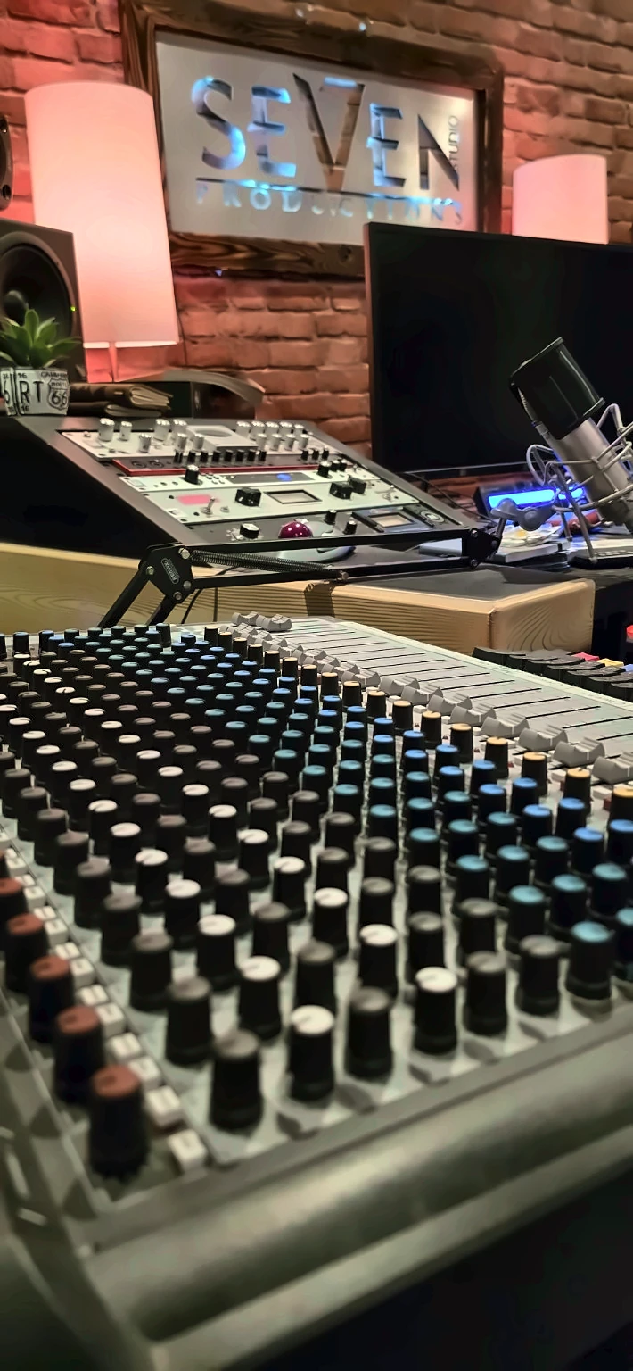 Studio Seven mixer